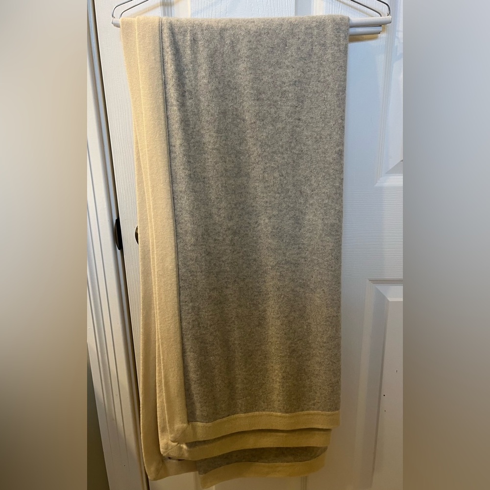Ply Cashmere Gray and Cream Throw
